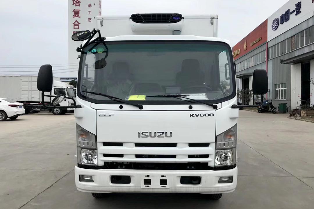 五十铃600p4.2米蓝牌冷藏车