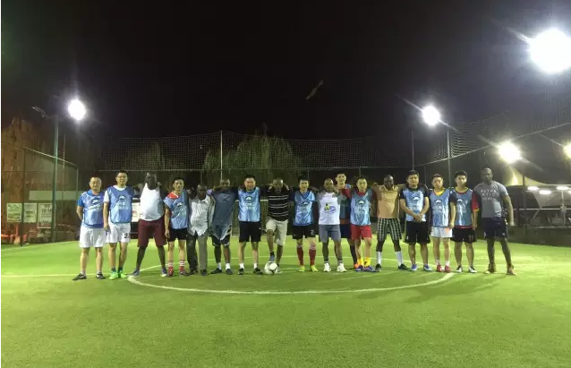 華舟重工青年與來訪非洲學員進行足球友誼賽