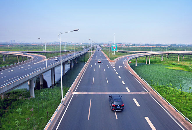 武汉江城大道(梅子路立交桥)沥青路面工程----中国市政金杯示范工程奖