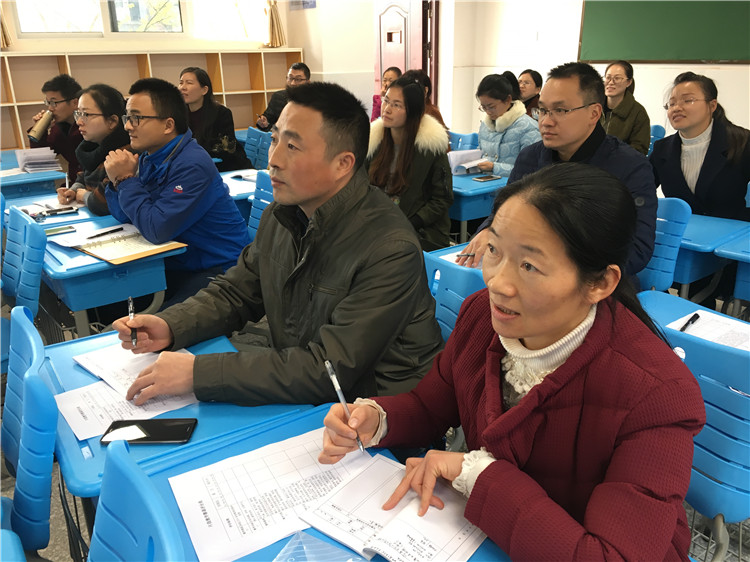 李望雄校长亲自担任比赛评委