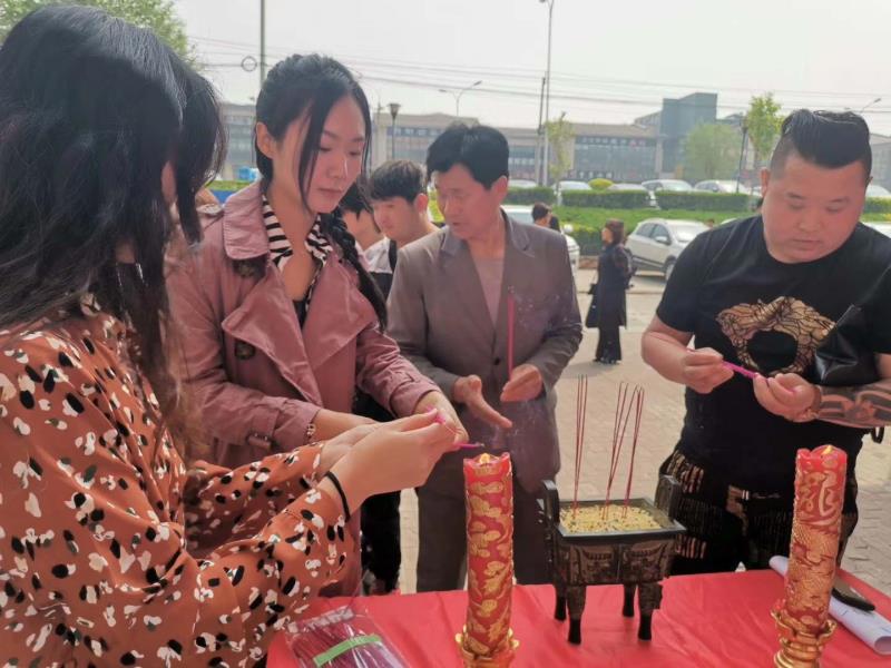 影视艺术系《郝梦一日游》在北京开机,我院学生参与拍摄