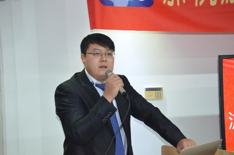 广州智立方营销副总经理徐仁贵发言.