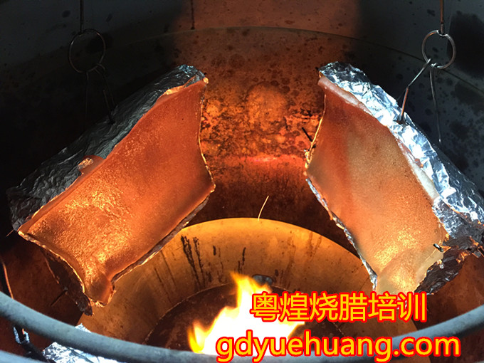 广州烧肉培训 脆皮烧猪肉培训 澳门烧肉培训 烤肉的做法