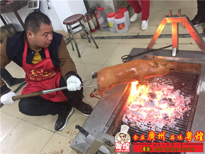化皮烧乳猪的做法 港式烧腊培训 麻皮烤猪培训