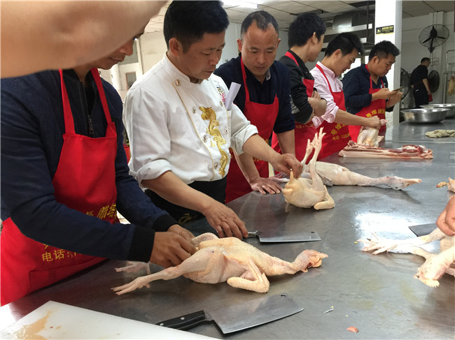 2018.04.15制作玫瑰露豉油鸡  泡椒凤爪培训