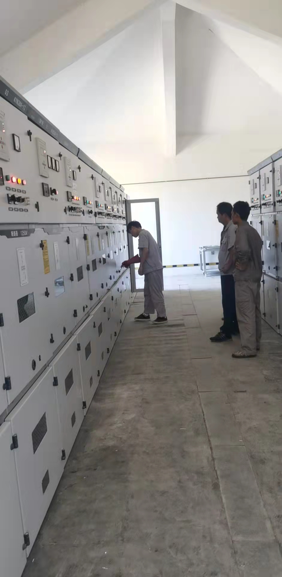 嘉魚江瀾賦一期高層專變電工程成功送電