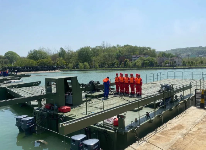 湖北日報：又添新利器！中國安能牽頭與中船應急聯合研制出水上應急搶險綜合平臺