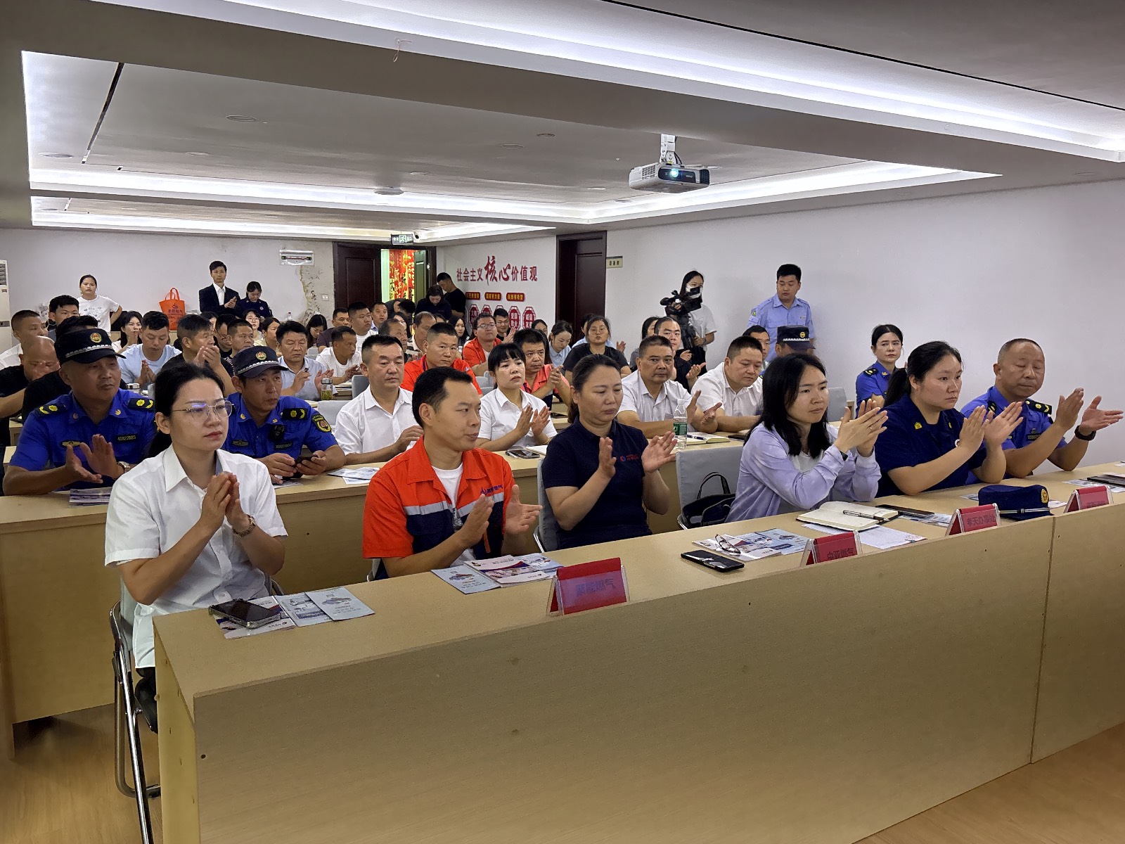 燃气安全进社区：孝感中亚多方联动，共筑居民生命财产安全防线！