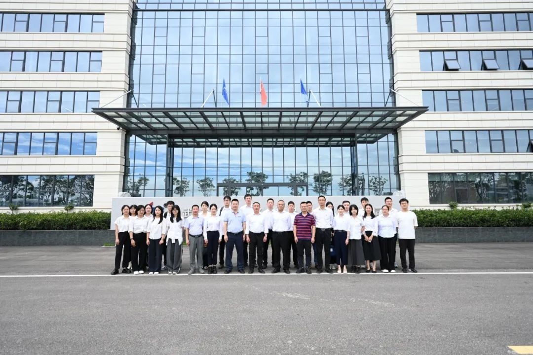 红帆领航聚合力,智水赋能共开展 —— 武汉城投投资开展有限公司党建团队考察球友会qy光电智慧水系统研究院 红帆领航聚合力,智水赋能共开展 —— 武汉城投投资开展有限公司党建团队考察球友会qy光电智慧水系统研究院