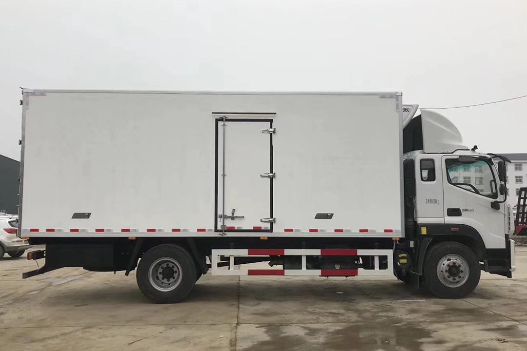福田欧马可9.6米冷藏车 福田欧马可9.6米冷藏车