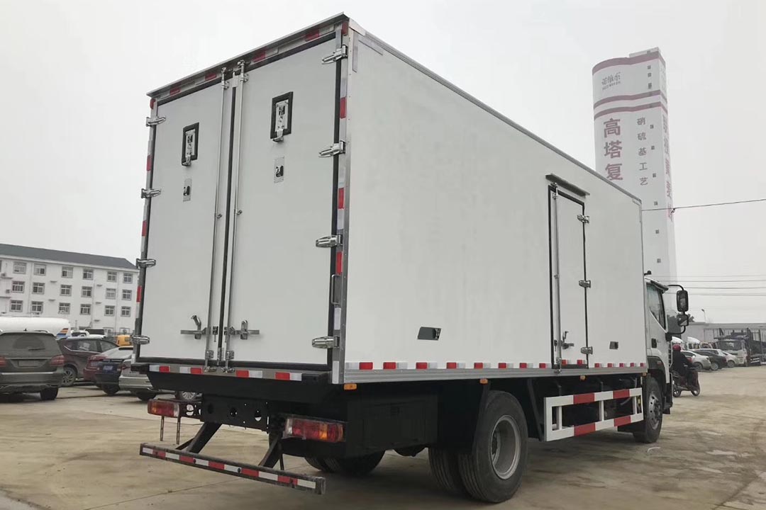 福田欧马可9.6米冷藏车 福田欧马可9.6米冷藏车