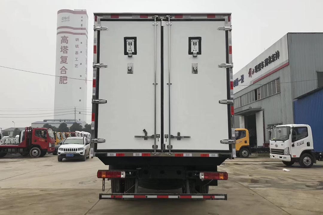 福田欧马可9.6米冷藏车 福田欧马可9.6米冷藏车