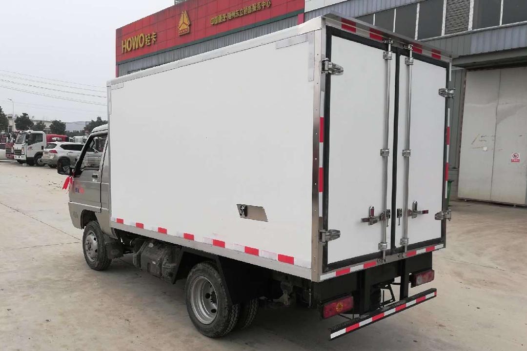 福田驭菱2.9米蓝牌冷藏车 福田驭菱2.9米蓝牌冷藏车