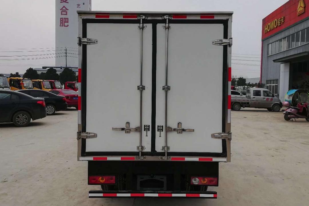 福田驭菱2.9米蓝牌冷藏车 福田驭菱2.9米蓝牌冷藏车