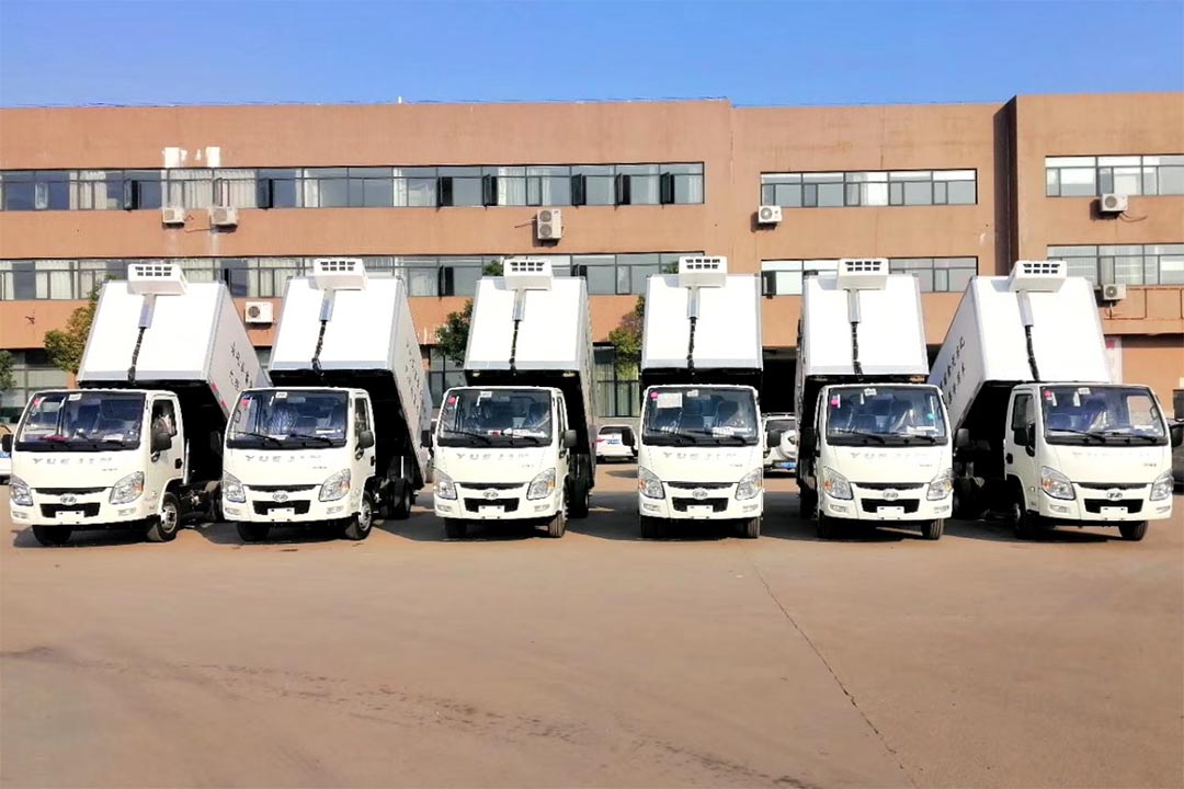 6台湖南客户的定制冷藏车,带箱体举升自卸功能 6台湖南客户的定制冷藏车,带箱体举升自卸功能