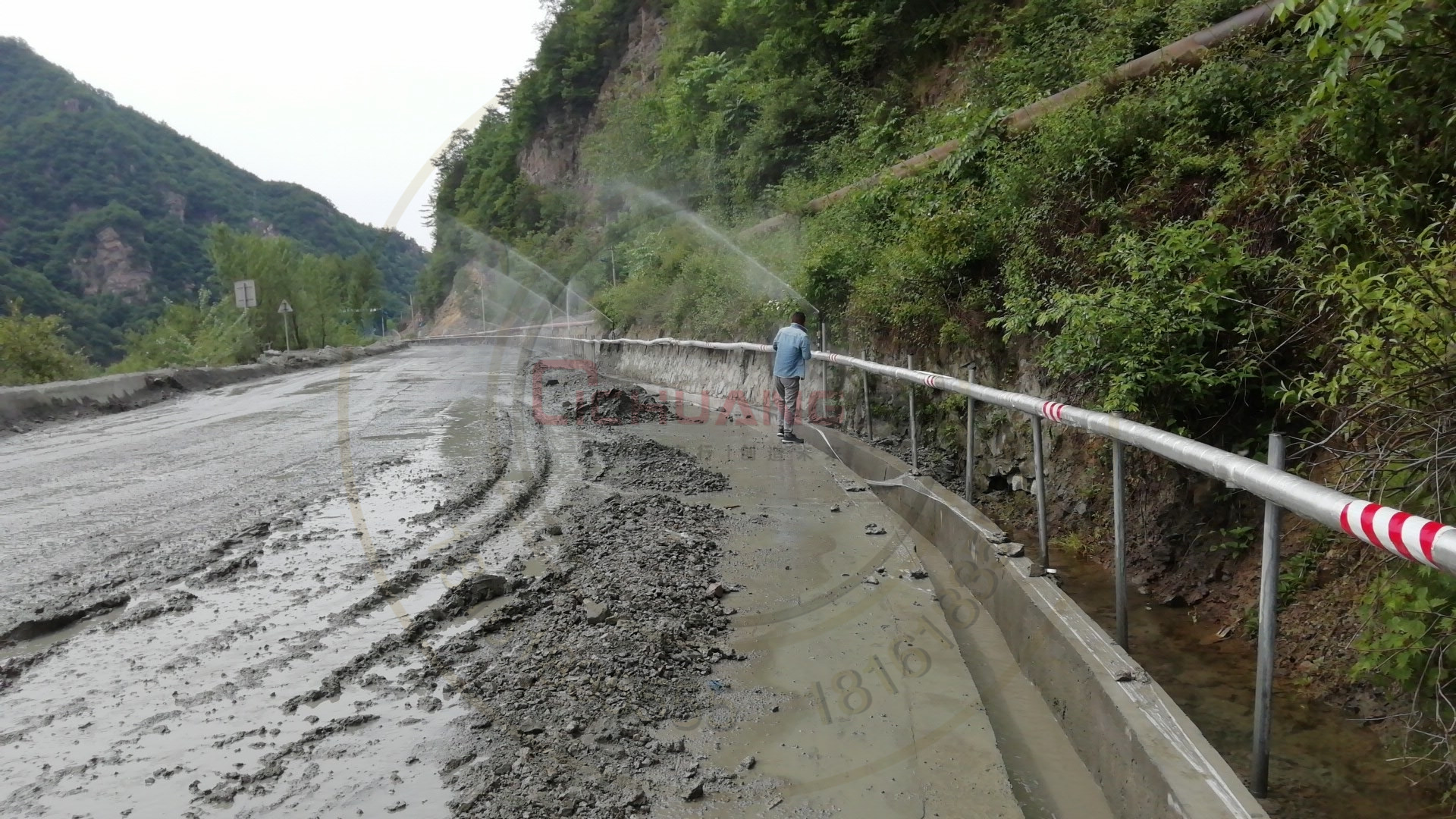 陕西金钼建设洒水降尘道路万博体育app登录万博官方网站manbetx工程 陕西金钼建设洒水降尘道路万博体育app登录万博官方网站manbetx工程