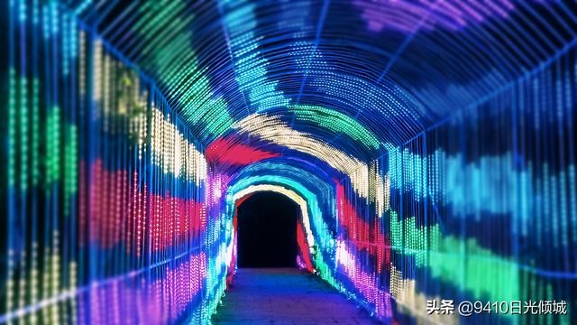 青海省西宁市湟中县上山庄花药谷时光隧道灯光秀