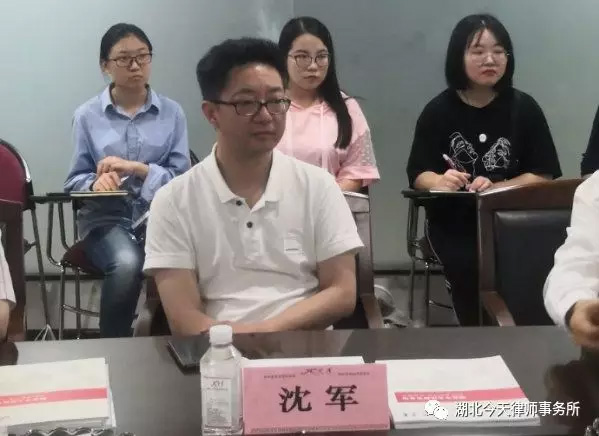 如何成为德法兼修的卓越律师——今天大讲堂之法科学子走进律所实践教学活动 如何成为德法兼修的卓越律师——今天大讲堂之法科学子走进律所实践教学活动