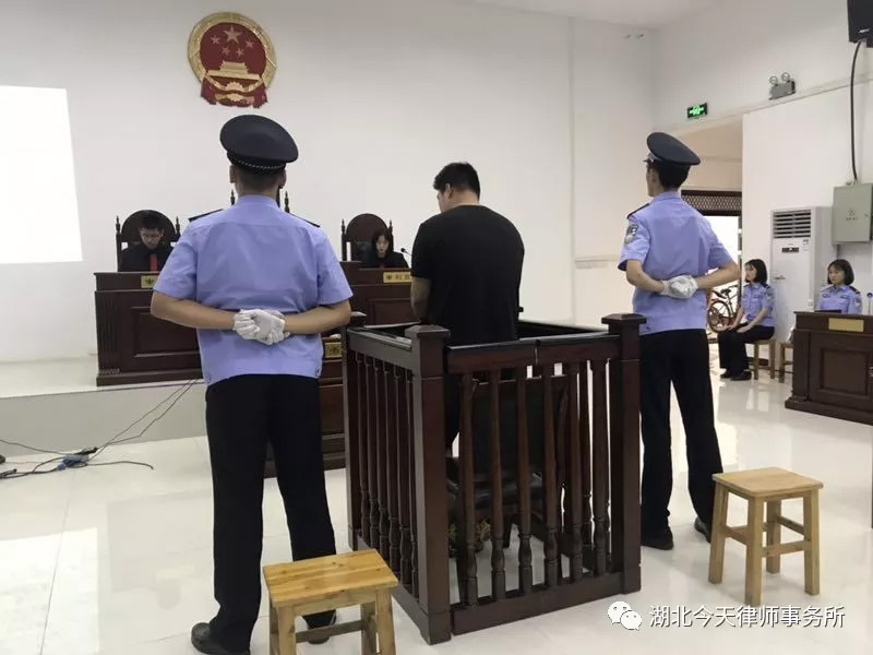 胡俊杰律师担任湖北警官学院法律系模拟法庭点评嘉宾 胡俊杰律师担任湖北警官学院法律系模拟法庭点评嘉宾