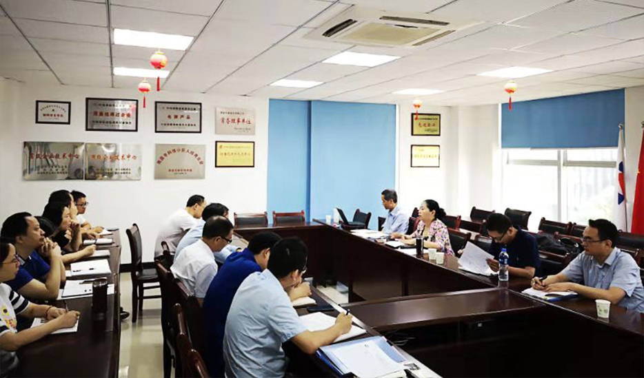 公司三个体系顺利通过华信专家再认证审核 公司三个体系顺利通过华信专家再认证审核