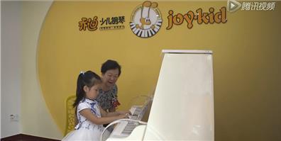 台湾钢琴大师王守洁教授给“乔迪之星”冠军授课