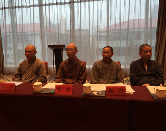 扶贫助困 济世利人 —— 纯闻大和尚出席江西省佛教协会会长会议 扶贫助困 济世利人 —— 纯闻大和尚出席江西省佛教协会会长会议