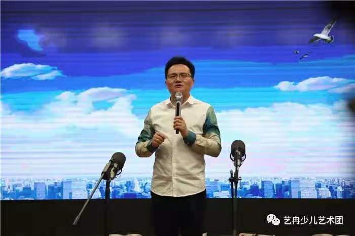 艺冉中心走进进北京市盲人学校,与盲校孩子共庆六一! 艺冉中心走进进北京市盲人学校,与盲校孩子共庆六一!
