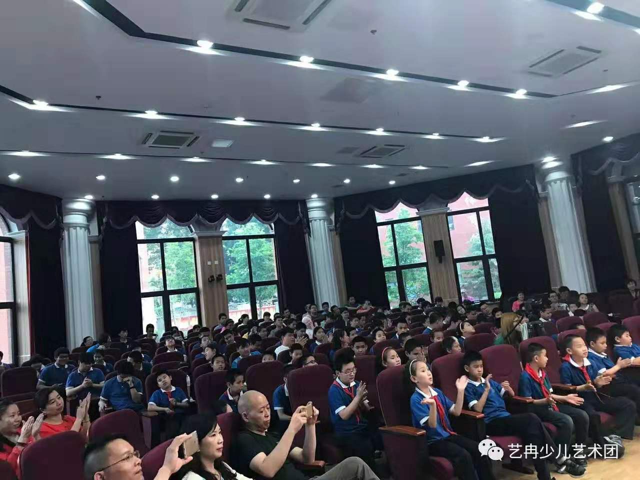 艺冉中心走进进北京市盲人学校,与盲校孩子共庆六一! 艺冉中心走进进北京市盲人学校,与盲校孩子共庆六一!