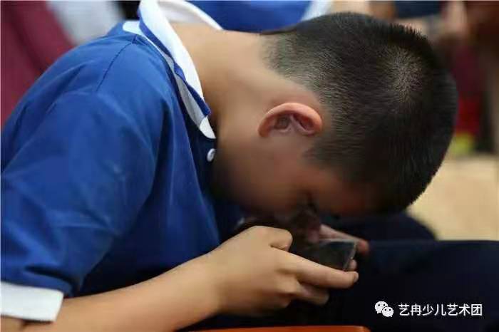 艺冉中心走进进北京市盲人学校,与盲校孩子共庆六一! 艺冉中心走进进北京市盲人学校,与盲校孩子共庆六一!