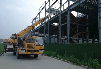 工厂扩建工程在顺利进行