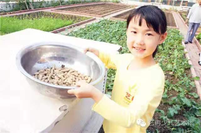 公益先行,艺冉中心、笑动百华剧场走进龙振养老院 公益先行,艺冉中心、笑动百华剧场走进龙振养老院