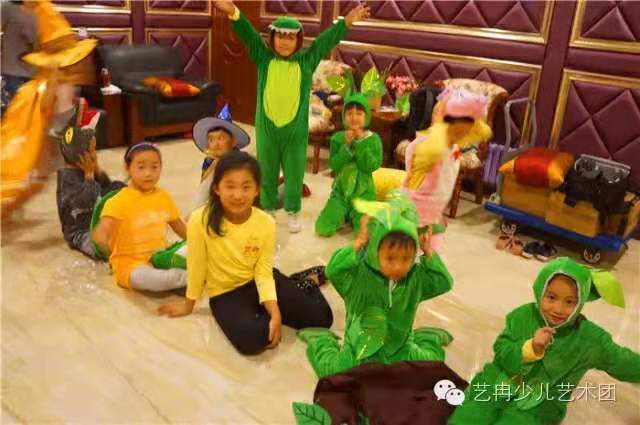 公益先行,艺冉中心、笑动百华剧场走进龙振养老院 公益先行,艺冉中心、笑动百华剧场走进龙振养老院