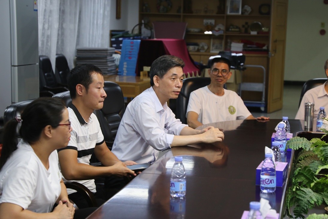 广东协和神学院教牧本科班访问基督教深圳堂 广东协和神学院教牧本科班访问基督教深圳堂
