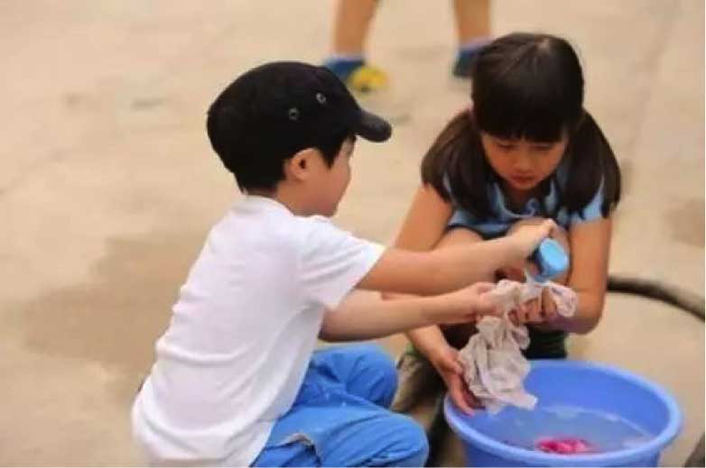 如何正确处理癫痫治疗与家庭教育之间的关系？