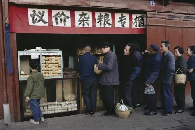 法國(guó)攝影大師結(jié)緣中國(guó)半世紀(jì) 珍貴照片還原“中國(guó)本色” 