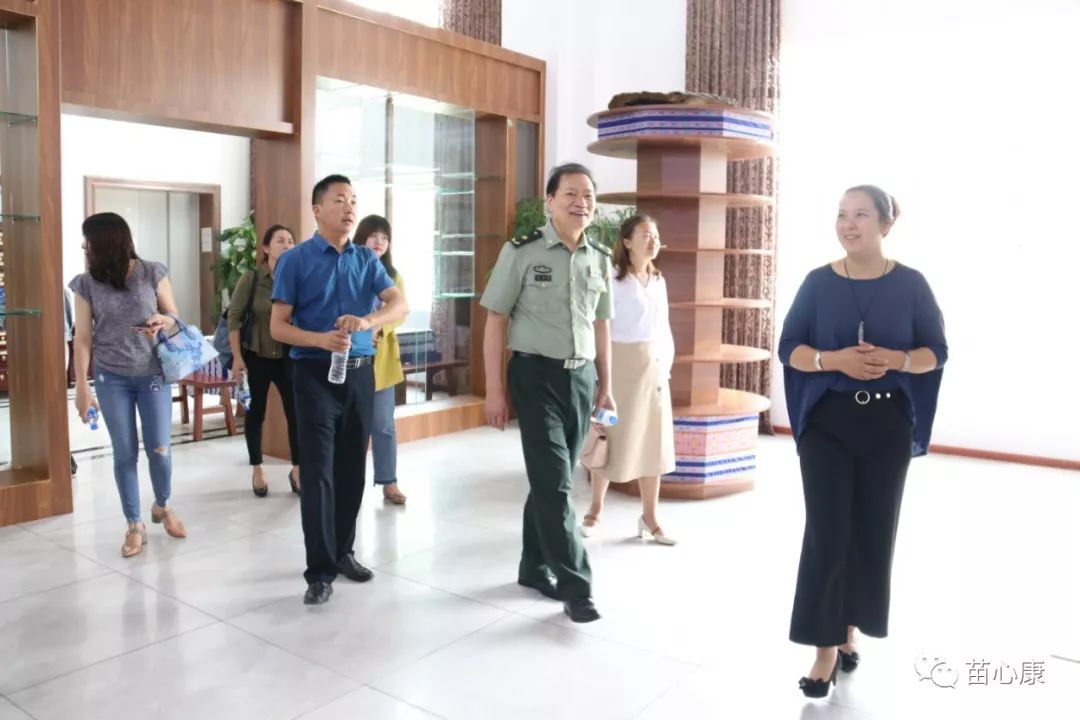 广东省广州军区广州总医院心胸外科主任张卫达亲临苗心康考察指导工作 广东省广州军区广州总医院心胸外科主任张卫达亲临苗心康考察指导工作
