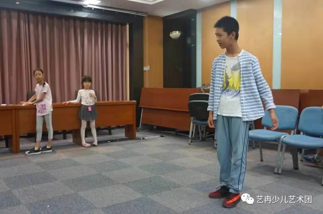 舞台剧《皮皮不是狗》 舞台剧《皮皮不是狗》