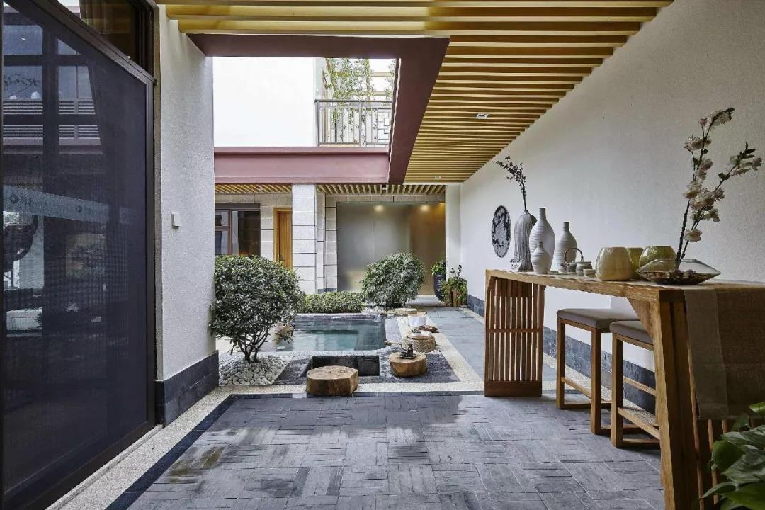 如果家庭条件允许,建议选择“下沉式”别墅庭院设计 如果家庭条件允许,建议选择“下沉式”别墅庭院设计