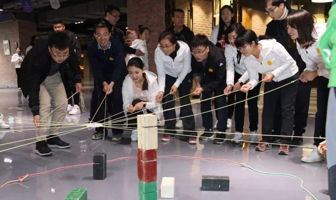 团队合作拓展训练项目:步步高升 团队合作拓展训练项目:步步高升