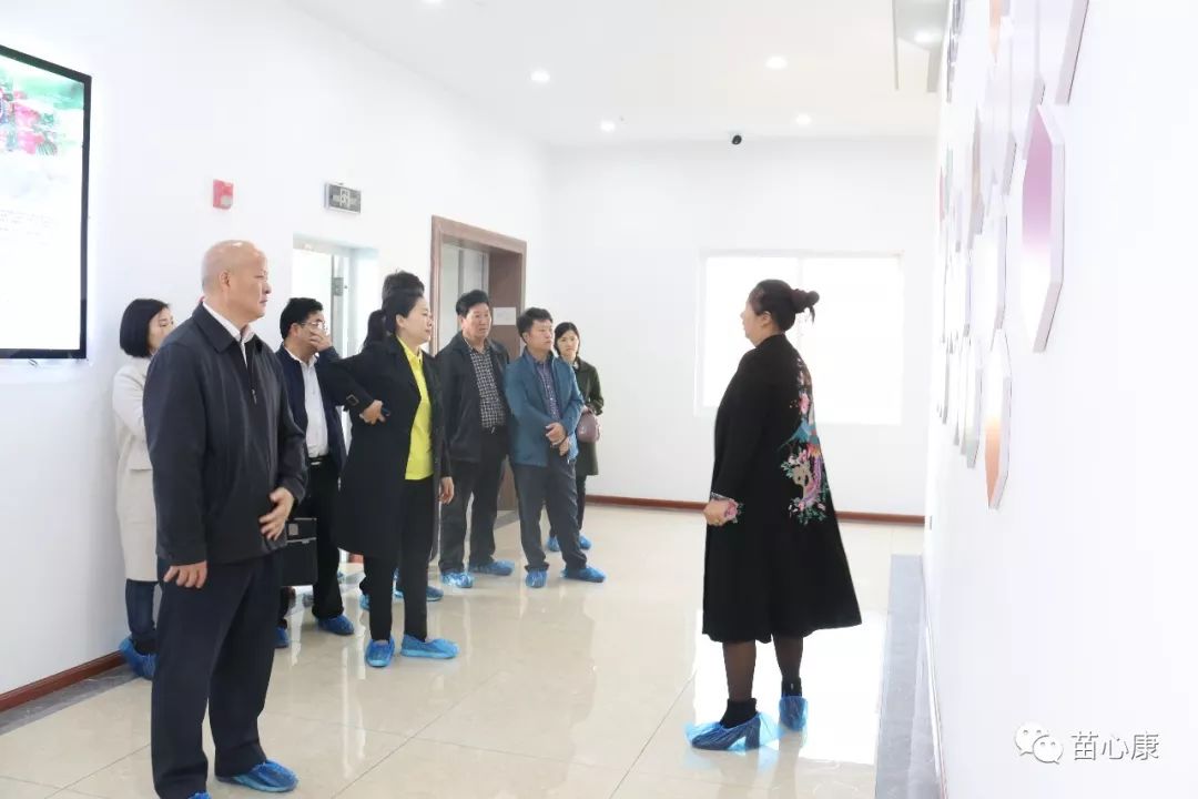 深圳市商业联合会、深圳市苗太太生物科技有限公司、广东佳泰药业集团到苗心康企业作生物医药产业发展考察 深圳市商业联合会、深圳市苗太太生物科技有限公司、广东佳泰药业集团到苗心康企业作生物医药产业发展考察