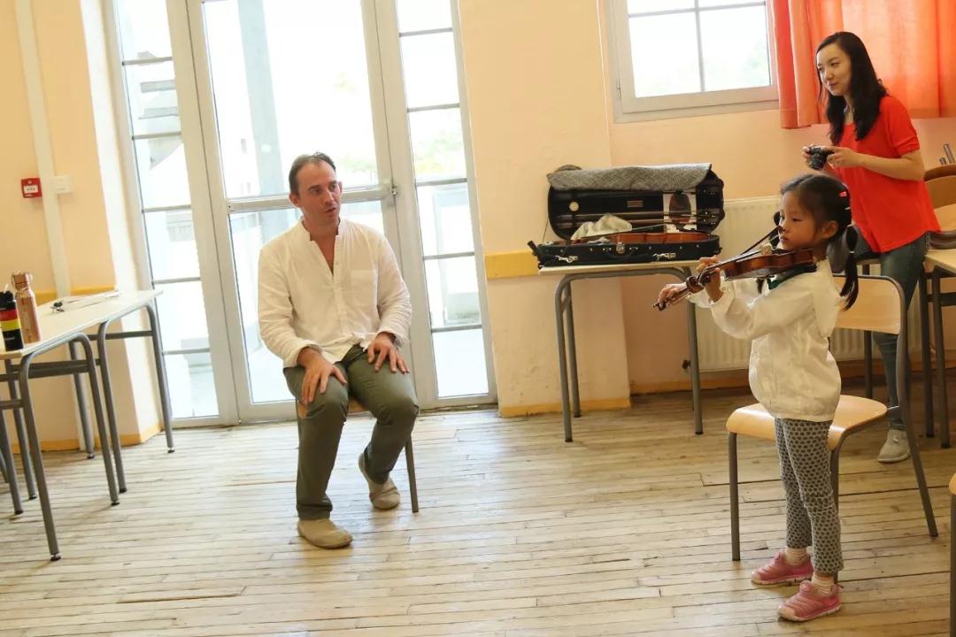首席猫学小提琴六年,林睦梓的音乐成长故事 首席猫学小提琴六年,林睦梓的音乐成长故事