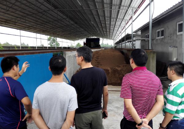 大连商品交易所专家赴巨星洽谈设立 “生猪指定交割库”计划 大连商品交易所专家赴巨星洽谈设立 “生猪指定交割库”计划
