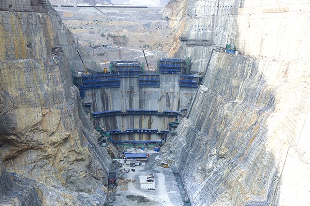 拜尔（Baier）液压扳手 助力中国三峡集团乌东德水电站枢纽工程机电设备安装的工程项目