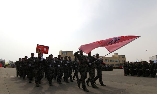 磨炼意志 铸造军魂——巨星商学院首届“军魂核爆力”训练营开营 磨炼意志 铸造军魂——巨星商学院首届“军魂核爆力”训练营开营