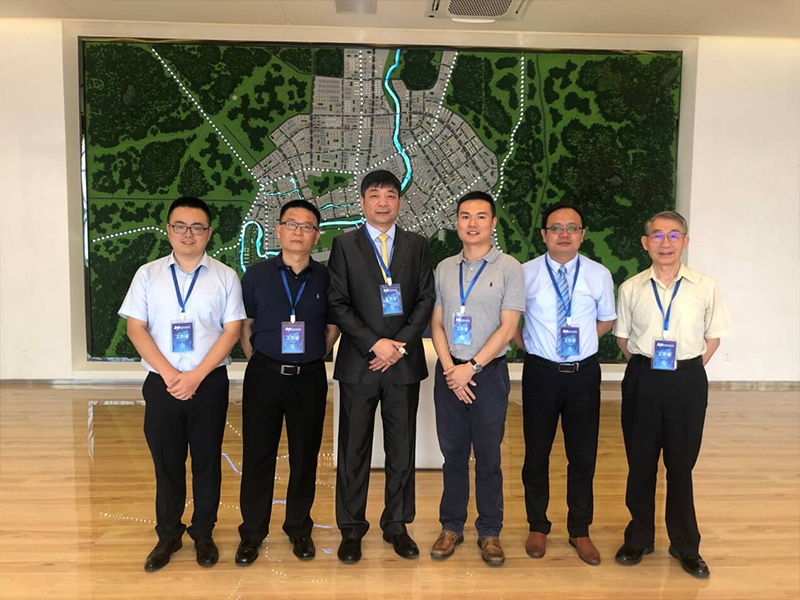 PETBOOK · 犬书— —抓住机遇,迎接挑战 PETBOOK · 犬书— —抓住机遇,迎接挑战