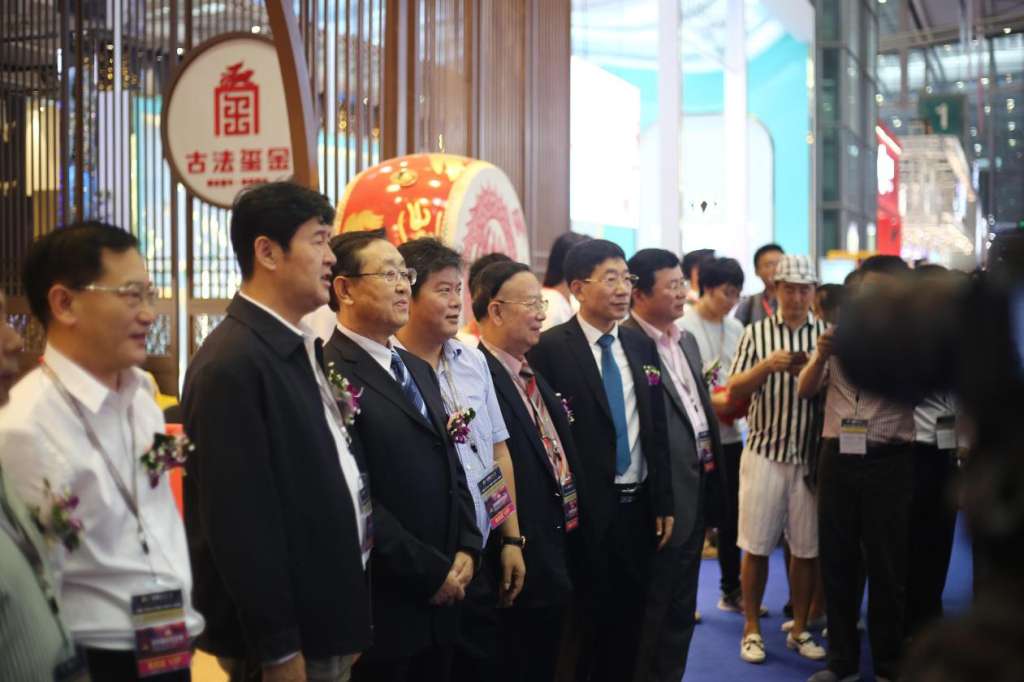 逆风飞扬翘楚,古法黄金典范 ——“古法玺金”珠宝展札记 逆风飞扬翘楚,古法黄金典范 ——“古法玺金”珠宝展札记