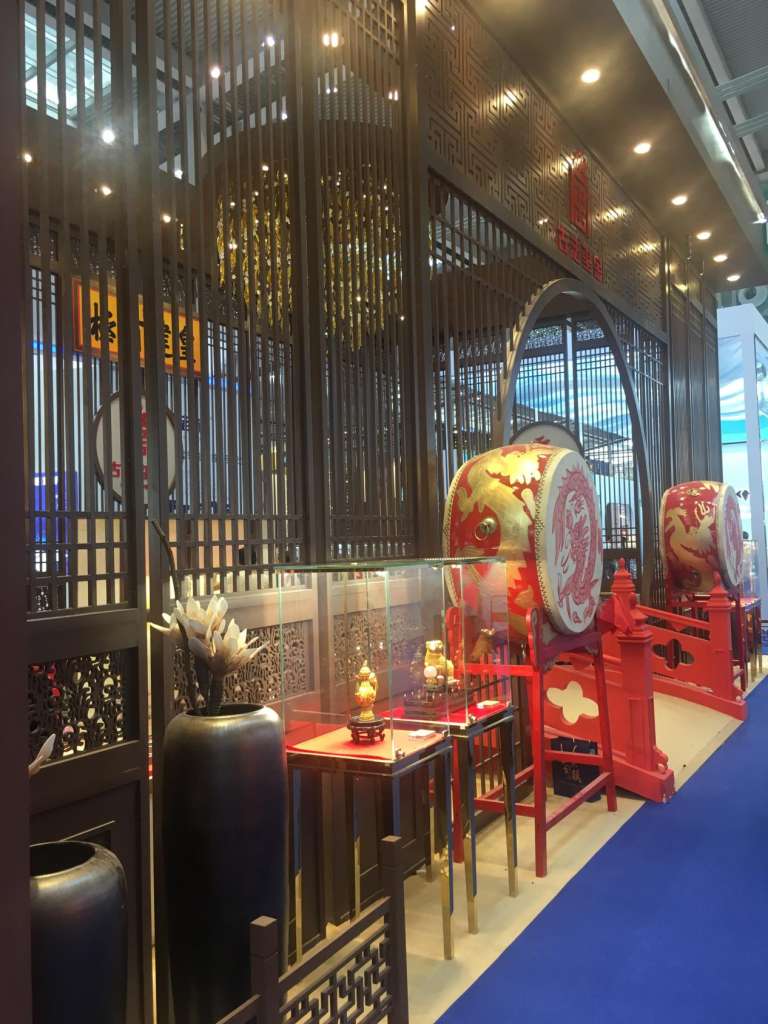 逆风飞扬翘楚,古法黄金典范 ——“古法玺金”珠宝展札记 逆风飞扬翘楚,古法黄金典范 ——“古法玺金”珠宝展札记