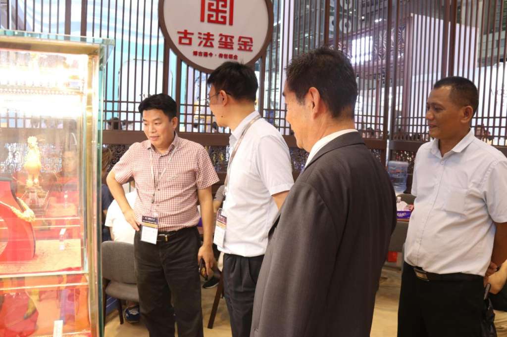 逆风飞扬翘楚,古法黄金典范 ——“古法玺金”珠宝展札记 逆风飞扬翘楚,古法黄金典范 ——“古法玺金”珠宝展札记