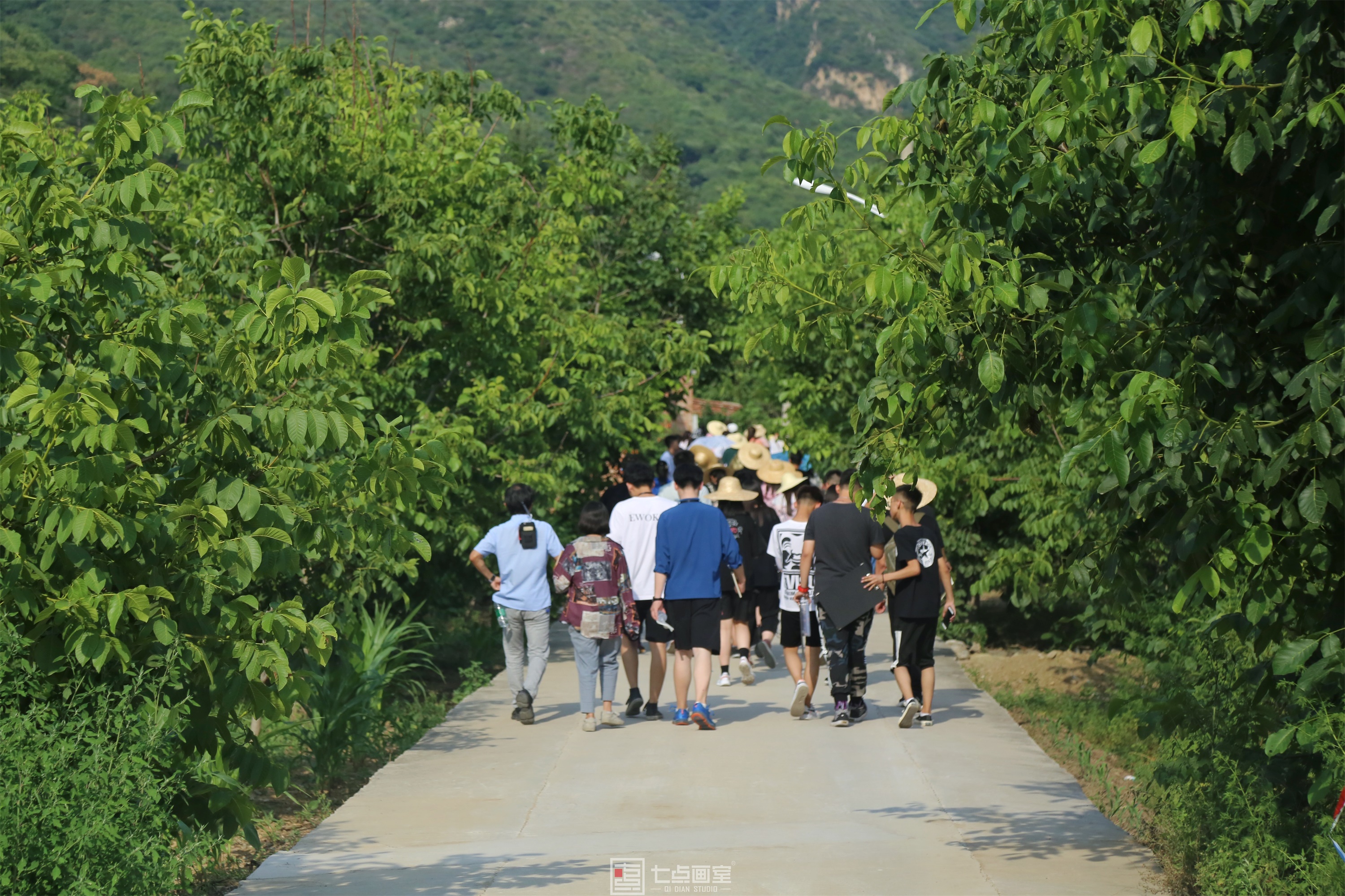在七点的这个假期笑声跟眼泪一样快(附:暑期班学生作品) 在七点的这个假期笑声跟眼泪一样快(附:暑期班学生作品)