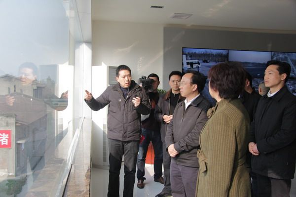 成都市副市长谢瑞武调研巨星农牧 成都市副市长谢瑞武调研巨星农牧